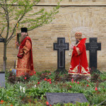 Митрополит Павел совершил панихиду на старинном лаврском кладбище