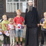 Братия Лавры помогает многодетным семьям Киевской области