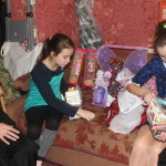 Насельники Лавры и волонтеры вручили подарки детям из семей переселенцев и малоимущих семей к празднику св. Николая