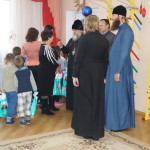 Священнослужителі соцвідділу Лаври привітали дошколят з великими православними святами