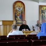 На молодежной встрече братия Лавры рассказывали о монашестве на Горе Афон