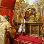 Литургию в пещере Рождества Христова возглавил Наместник Лавры