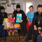 Children from the large families were given Christmas presents