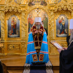 Предстоятель УПЦ звершив освячення іконостасу лаврського храму