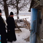 Многодетные семьи, пенсионеры, проживающие в Киевской области, получили помощь от братии соцотдела