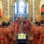 Богослужения Недели Антипасхи возглавил митрополит Павел