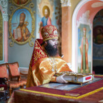Богослужения Недели Антипасхи возглавил митрополит Павел