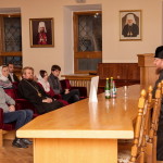 На молодежной встрече беседовали с архиепископом Феодосием