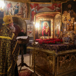 “People from All Fatherland, Come Venerate the Holy Cross in Songs”