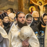 Священноархимандрит Лавры возглавил Литургию в Крещенский сочельник