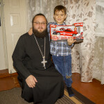 Многодетные семьи из Киевской области получили подарки от братии Лавры