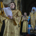 Братия Лавры молились на молебне о мире в Украине