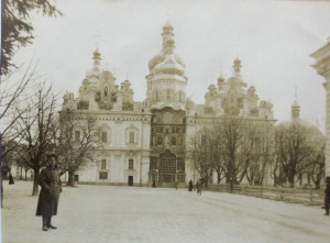 lavra_1918-600x442