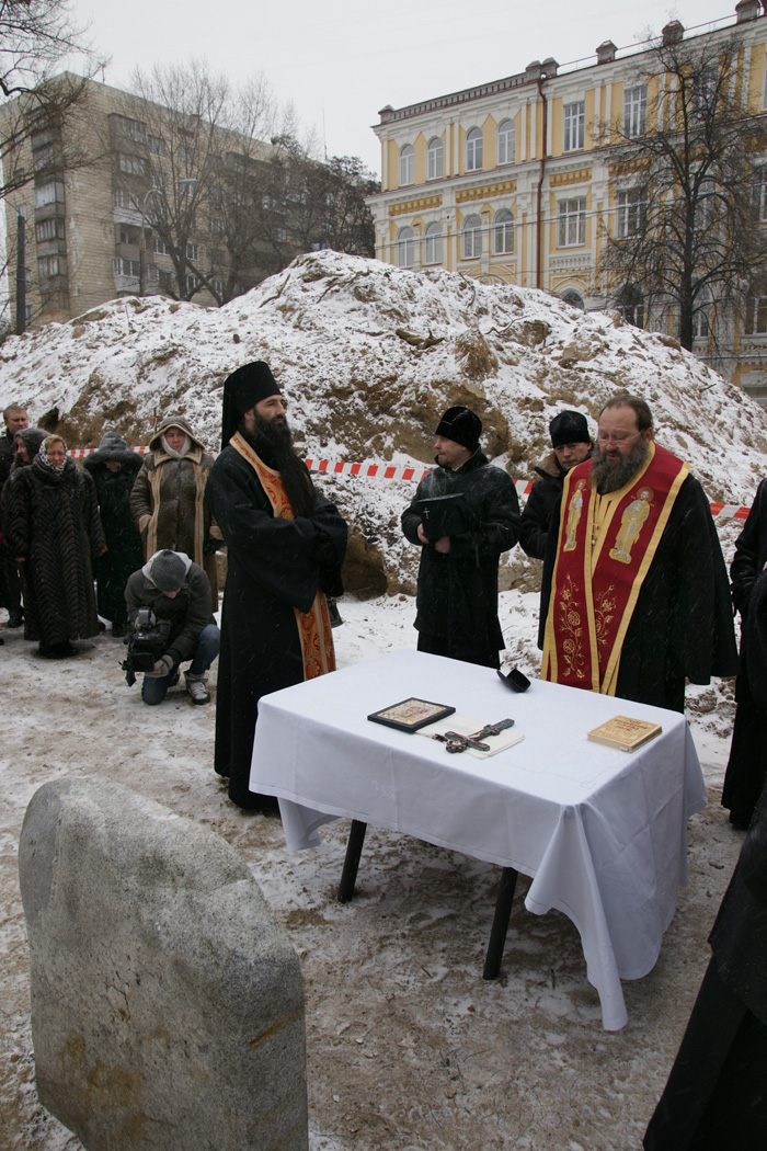 В день памяти великомученицы Варвары архиепископ Павел отслужил молебен