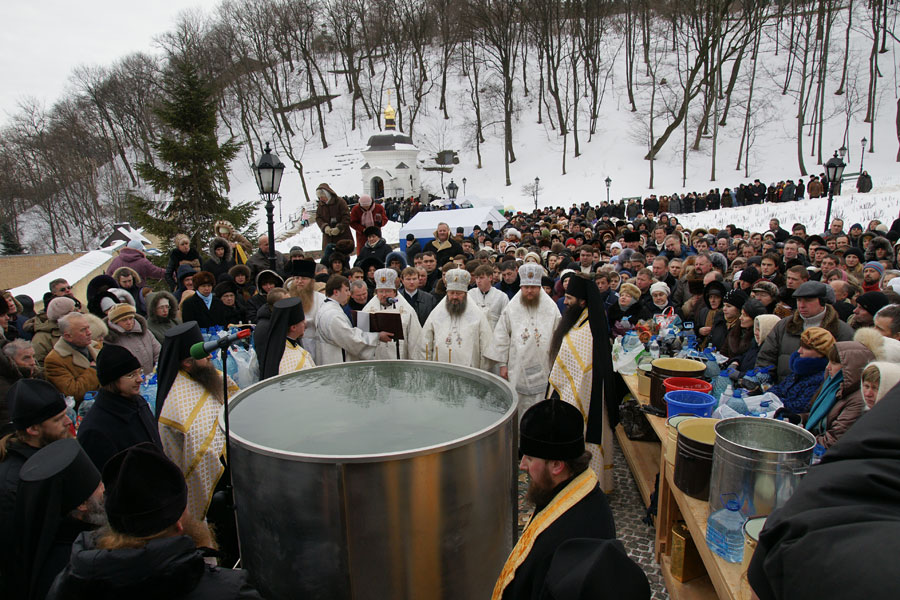 Печерская обитель встретила праздник Богоявления