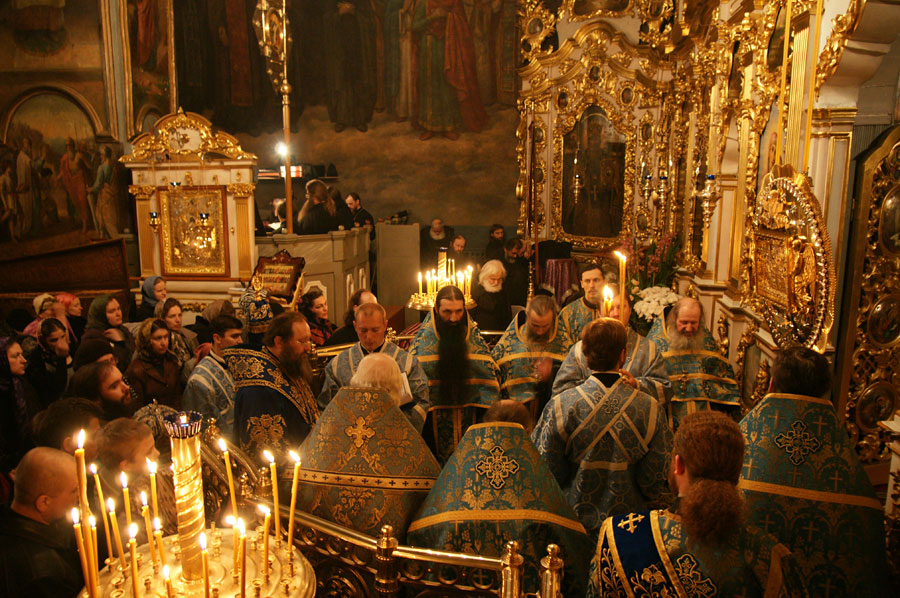 Лаврские богослужения в праздник Похвалы Пресвятой Богородицы